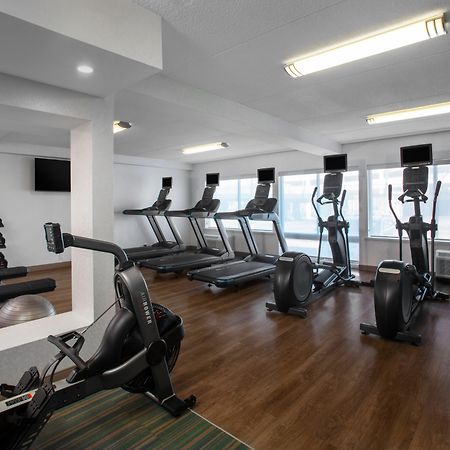 Holiday Inn Express Charleston-Civic Center By Ihg Екстериор снимка