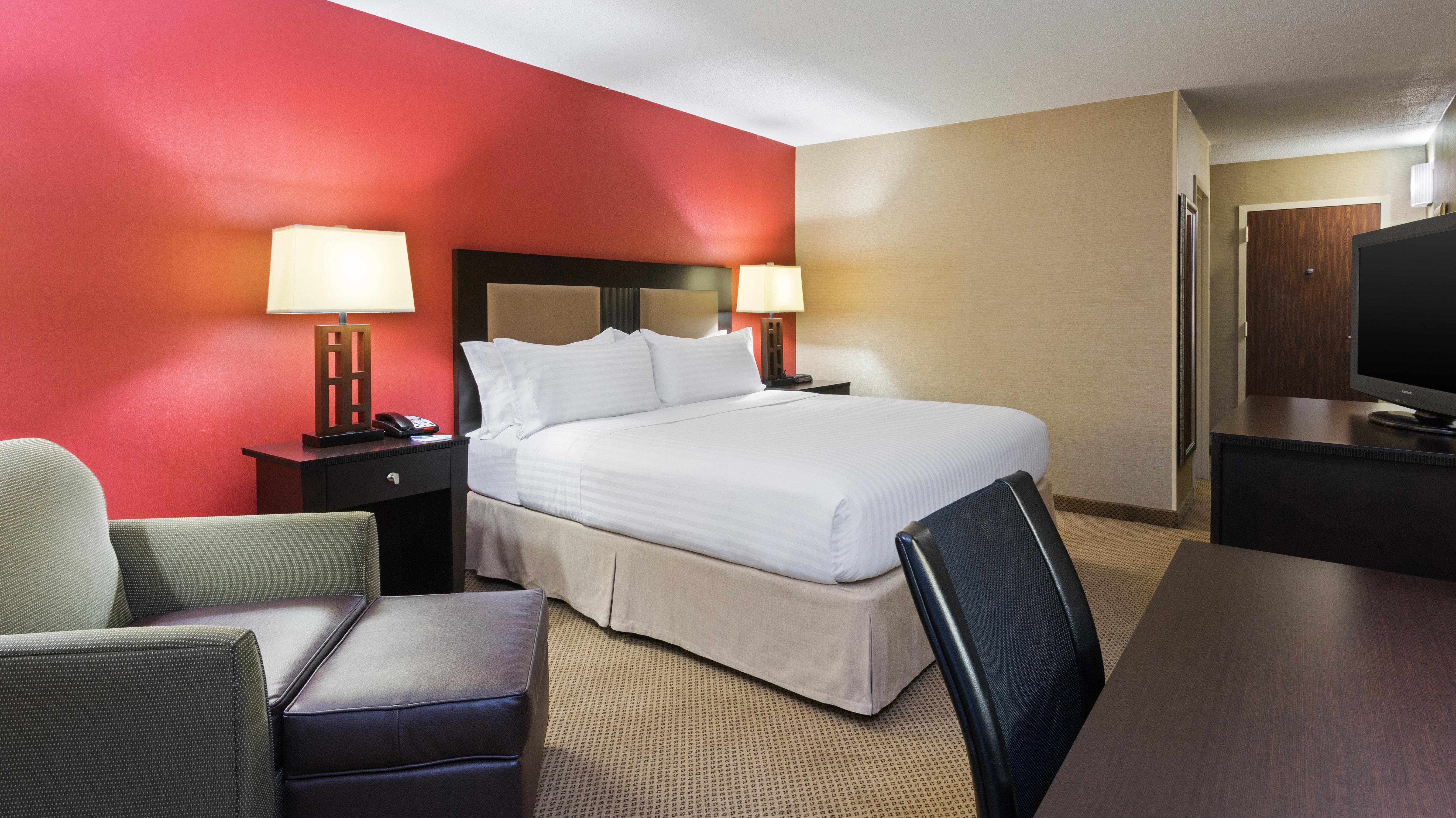 Holiday Inn Express Charleston-Civic Center By Ihg Екстериор снимка