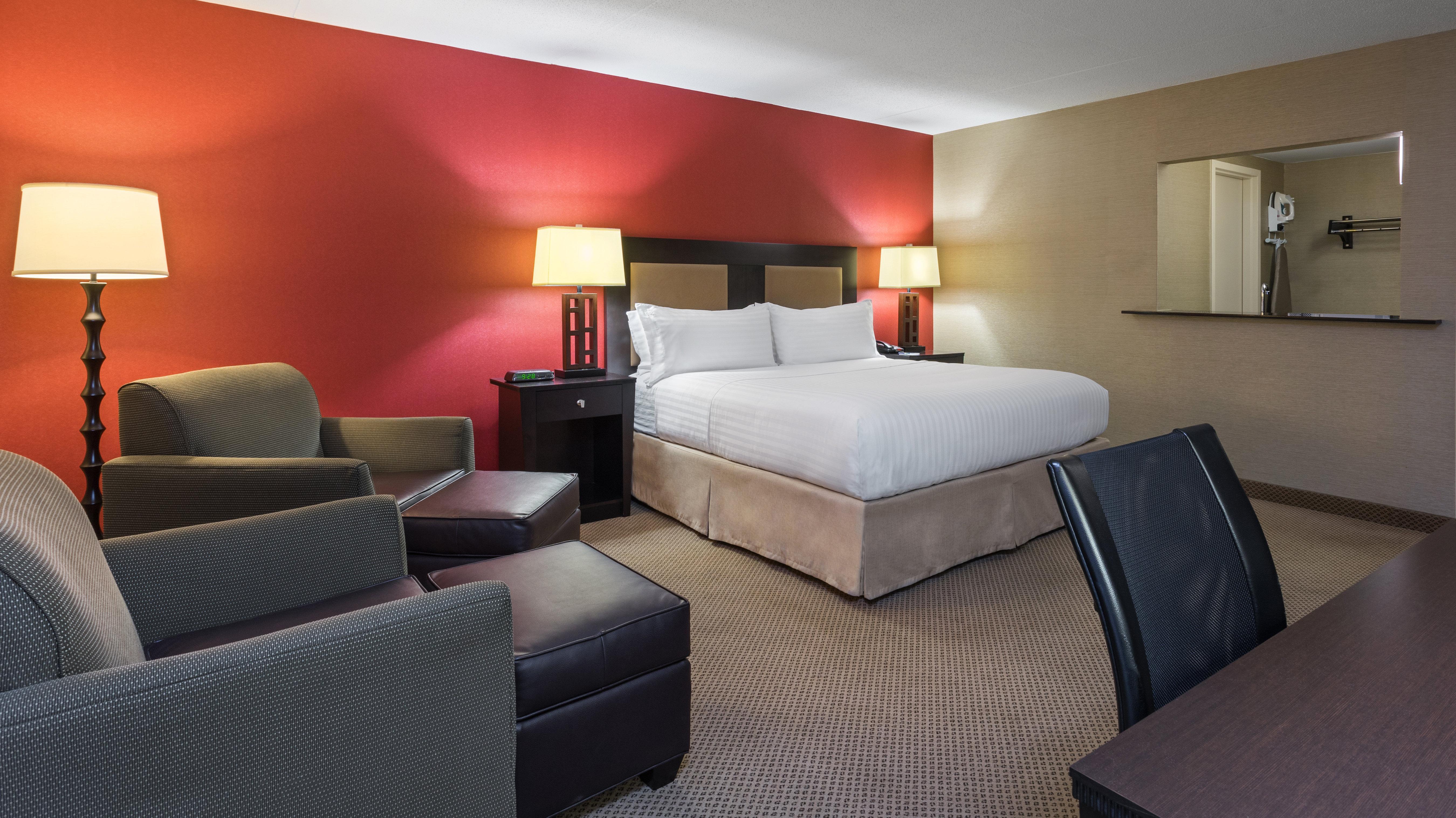 Holiday Inn Express Charleston-Civic Center By Ihg Екстериор снимка