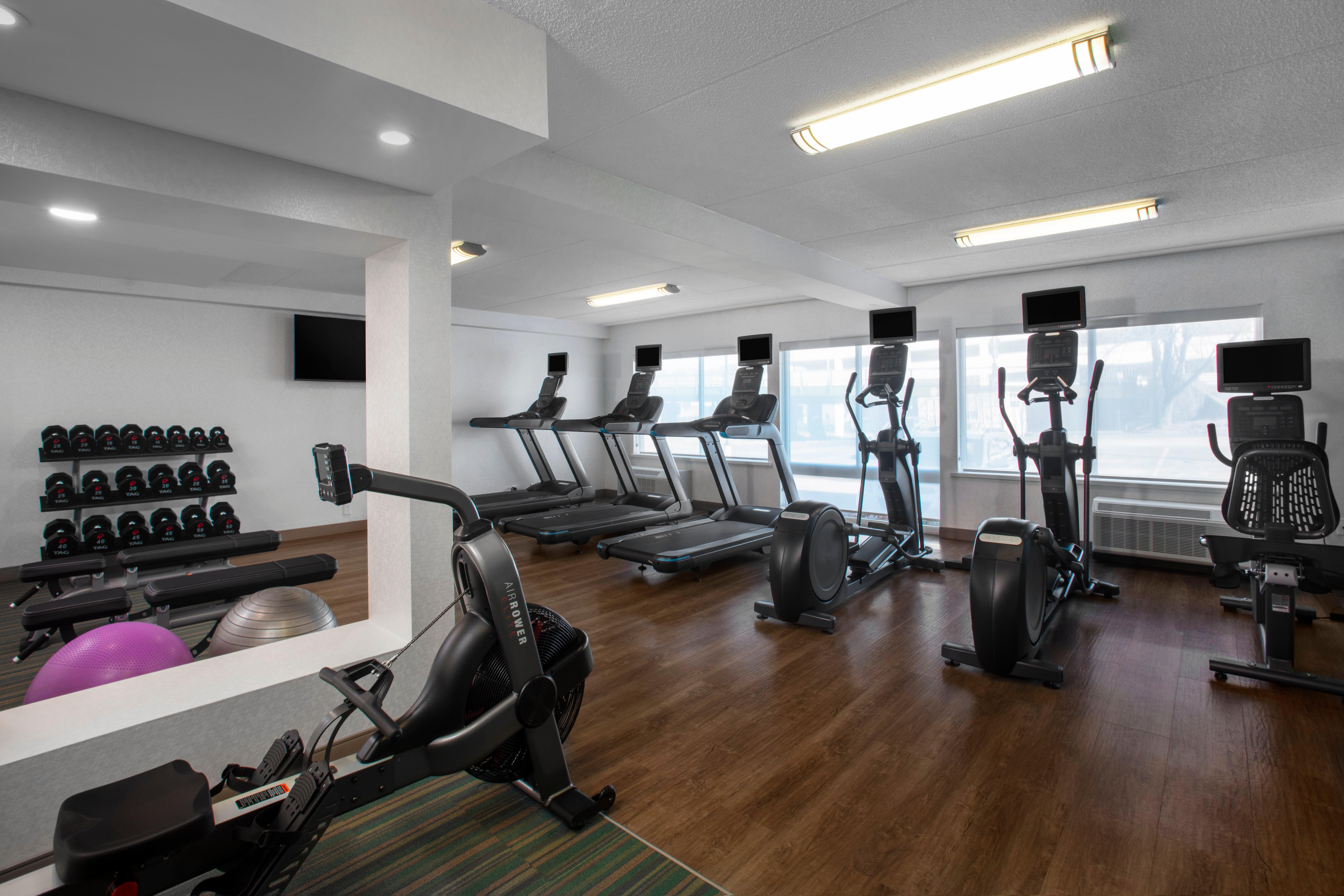 Holiday Inn Express Charleston-Civic Center By Ihg Екстериор снимка